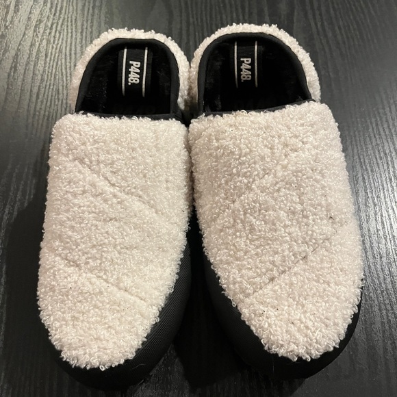 P448 Laby Slippers Shearling - Size 39 or 9  - NWOT - Picture 3 of 6